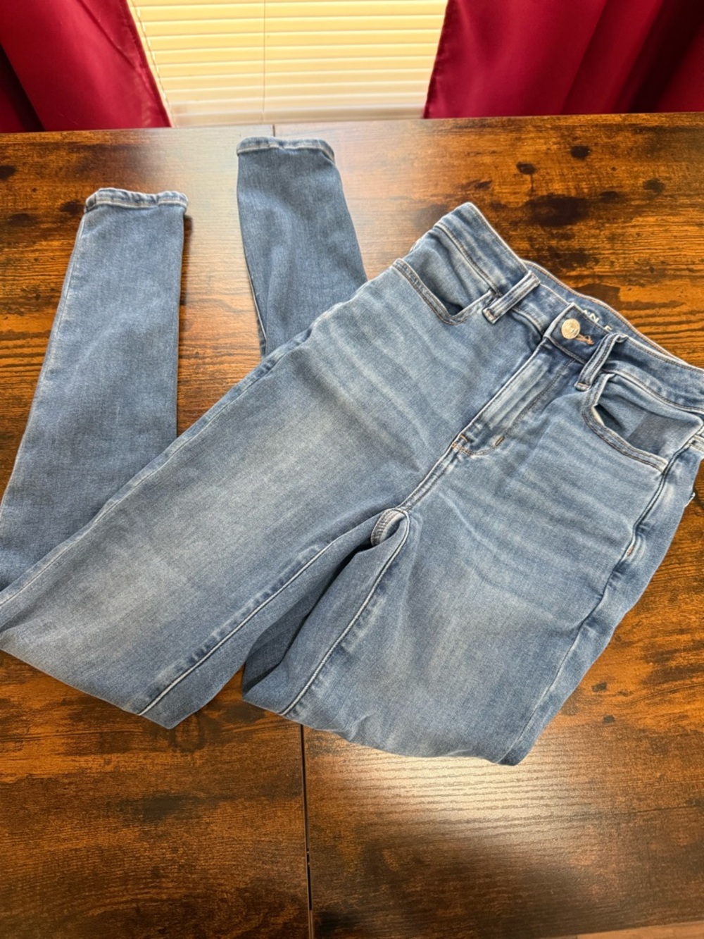 American Eagle Outfitters Light Wash Skinny Jeans
